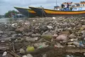 Sampah Botol Plastik Bekas Cemari Pelabuhan Perikanan