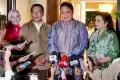 Ridwan Kamil Sambangi Kediaman Menko Perekonomian Airlangga Hartarto