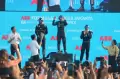 Momen Jokowi Serahkan Trofi ke Mitch Evans Sebagai Pemenang Pertama Formula E Jakarta 2022
