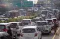 Kepadatan Kendaraan Menuju Jalur Wisata Puncak Bogor