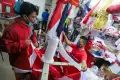 Jelang HUT RI Ke-77, Penjual Bendera Merah Putih di Pasar Senen Laris Manis