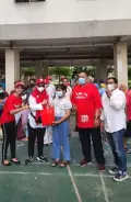 HUT RI ke-77, GEMURA Bagikan Bantuan Paket Sembako untuk Warga Kurang Mampu