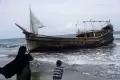Penampakan Kapal Imigran Rohingya yang Terdampar di Aceh