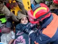 Dramatis, Ayah dan Anak Selamat dari Reruntuhan Gempa Turki Usai Terjebak 101 Jam
