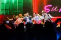 Aksi Panggung Rahman Nyanyikan Yang Penting Happy di Spektakuler Show 4 Indonesian Idol