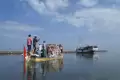 Santri Pulang Kampung Menggunakan Perahu Motor