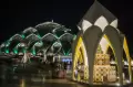 Melihat Keindahan Masjid Al Jabbar Bandung dan Masjid Raya Sheikh Zayed Solo di Malam Pertama Tarawih Ramadan