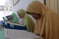 Melihat Semangat Lansia Membaca Al Quran di Pesantren Sepuh Payaman