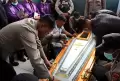 Jenazah Anggota TNI-Polri yang Ditembak KKB Papua saat Amankan Salat Tarawih Tiba di Distrik Mulia Puncak Jaya