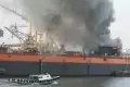 Kapal Kargo KM Anugerah Mandiri 8 Terbakar di Pelabuhan Tanjung Perak