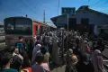 Sesak Penumpang KRL Commuterline Jabodetabek di Hari Libur Lebaran