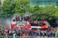 Membludak! Ribuan Warga dan Suporter Sambut Pawai Timnas Indonesia U-22 di Bundaran HI