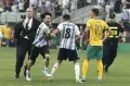 Kocak, Begini Detik-detik Messi Dikejar Suporter China yang Terobos Masuk Lapangan