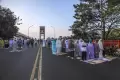Potret Jemaah Salat Idul Adha Meluber Hingga Jembatan Ampera