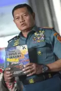 Panglima TNI Luncurkan Buku Perang Rusia Versus Ukraina