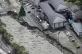 Jalan Hancur Dihantam Luapan Sungai Akibat Topan Lan di Jepang