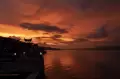 Menikmati Matahari Terbenam di Danau Toba