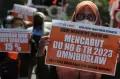 Unjuk Rasa Buruh di Surabaya Tuntut Pencabutan Omnibus Law UU Cipta Kerja