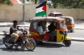 Simpati untuk Gaza, Bajaj Somalia Kibarkan Bendera Palestina