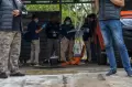 Polisi Gelar Olah TKP Ulang Kasus Pembunuhan Ibu dan Anak di Subang