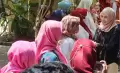 Tiba di Yogyakarta, Atikoh Disambut Hangat Ibu Hamil dan Emak-emak Pengajian