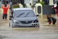 Banjir Luapan Sungai Batang Sinamar di Sumbar