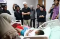 Ditemani Siti Atikoh, Ganjar Jenguk Dua Relawan Korban Penganiayaan Oknum TNI di RSUD Boyolali
