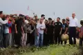 Momen Ganjar Berdialog dengan Petani Bawang Merah di Brebes