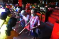 Tradisi Bagi-Bagi Angpao dan Sembako Sambut Imlek di Kelenteng Tay Kak Sie Semarang