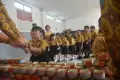 Tradisi Bagi-bagi Kue Keranjang Sambut Imlek di Sekolah Kuncup Melati Semarang