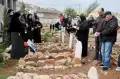 Pilu Hari Raya Ied di Gaza, Warga Ziarah ke Makam Kerabat yang dibunuh oleh Milter Israel