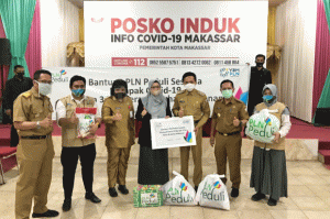PLN Serahkan Bantuan untuk Warga Terdampak Pandemi ke Pemkot Makassar