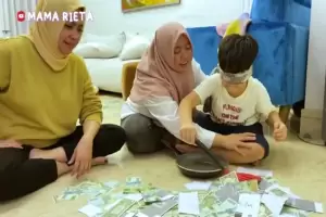 Viral Tantangan Serok Uang, Rafathar Anak Raffi Ahmad Dapat Dolar