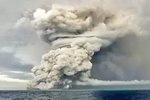 Tembus Ketinggian 39 Km, Awan Vulkanik Gunung Tonga Melebihi Gunung Krakatau