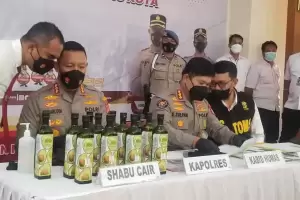 Polisi Gagalkan Peredaran 4 Liter Sabu Cair dari Meksiko