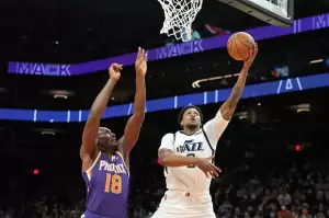Hasil Lengkap NBA, Selasa (25/1/2022): Phoenix Suns Perkasa atas Utah Jazz