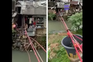 Viral! Warung Kopi di Kuningan Jaksel Ini Jualannya Pakai River Thru