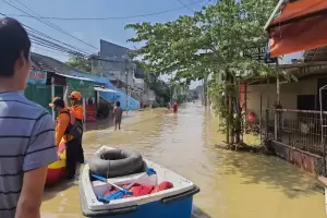 Banjir Pondok Gede Permai Akibat Tanggul Kali Bekasi Jebol