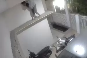Viral Aksi Maling Mengendap-endap Bak Ninja di Villa Mutiara Gading