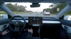Tesla Lebih Dipercaya Masyarakat untuk Pengembangan Mobil Otonom
