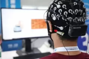 Antarmuka Otak-Komputer Bantu Pasien Sindrom ALS Berkomunikasi Kembali