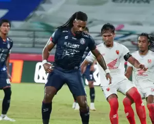 Hasil Arema FC vs PSM Makassar: Gol Carlos Fortes Menangkan Singo Edan