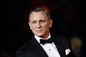 Akibat Daniel Craig Positif Covid-19, Acara Macbeth Broadway Dibatalkan