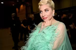 Lady Gaga Nangis di Pinggir Panggung Grammy Awards 2022 Gegara Hal Ini
