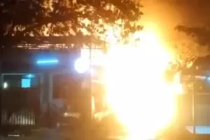 Kebakaran Gudang Cat di Duri Kosambi, 65 Personel Damkar Dikerahkan
