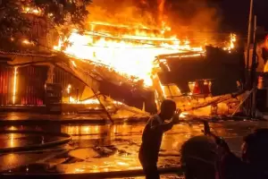 Diduga Korselting Listrik, 400 Bangunan di Dekat Pasar Gembrong Terbakar