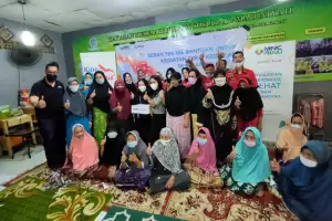 Tebar Kebaikan di Ramadhan, MNC Peduli x Kino Indonesia Salurkan Bantuan untuk Lansia di Cengkareng
