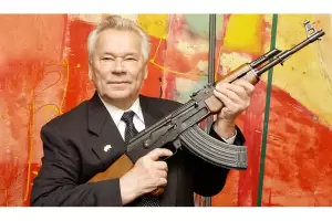 Mengenal Mikhail Kalashnikov, Perancang Senapan AK-47 Asal Rusia