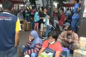 Bus Terjebak Macet Masuk Jakarta, Ratusan Pemudik Telantar di Terminal Tanjung Priok