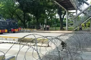 Imbas Demo Buruh, Polisi Tutup Akes Jalan ke Istana Negara dan Patung Kuda